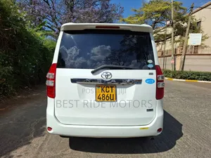 Toyota Noah 2011 White