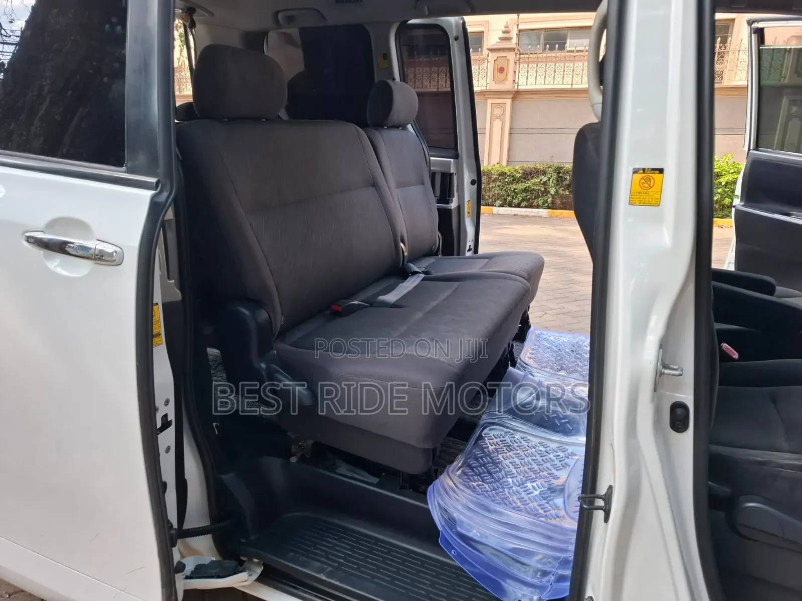 Toyota Noah 2011 White