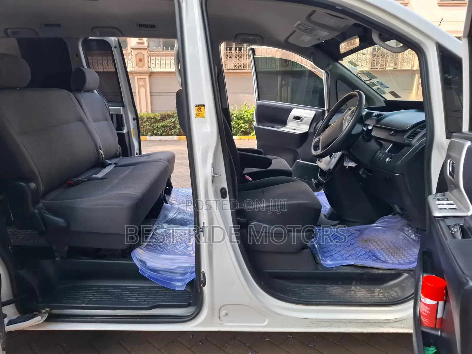 Toyota Noah 2011 White