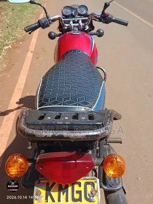 Bajaj Boxer 2025 Red