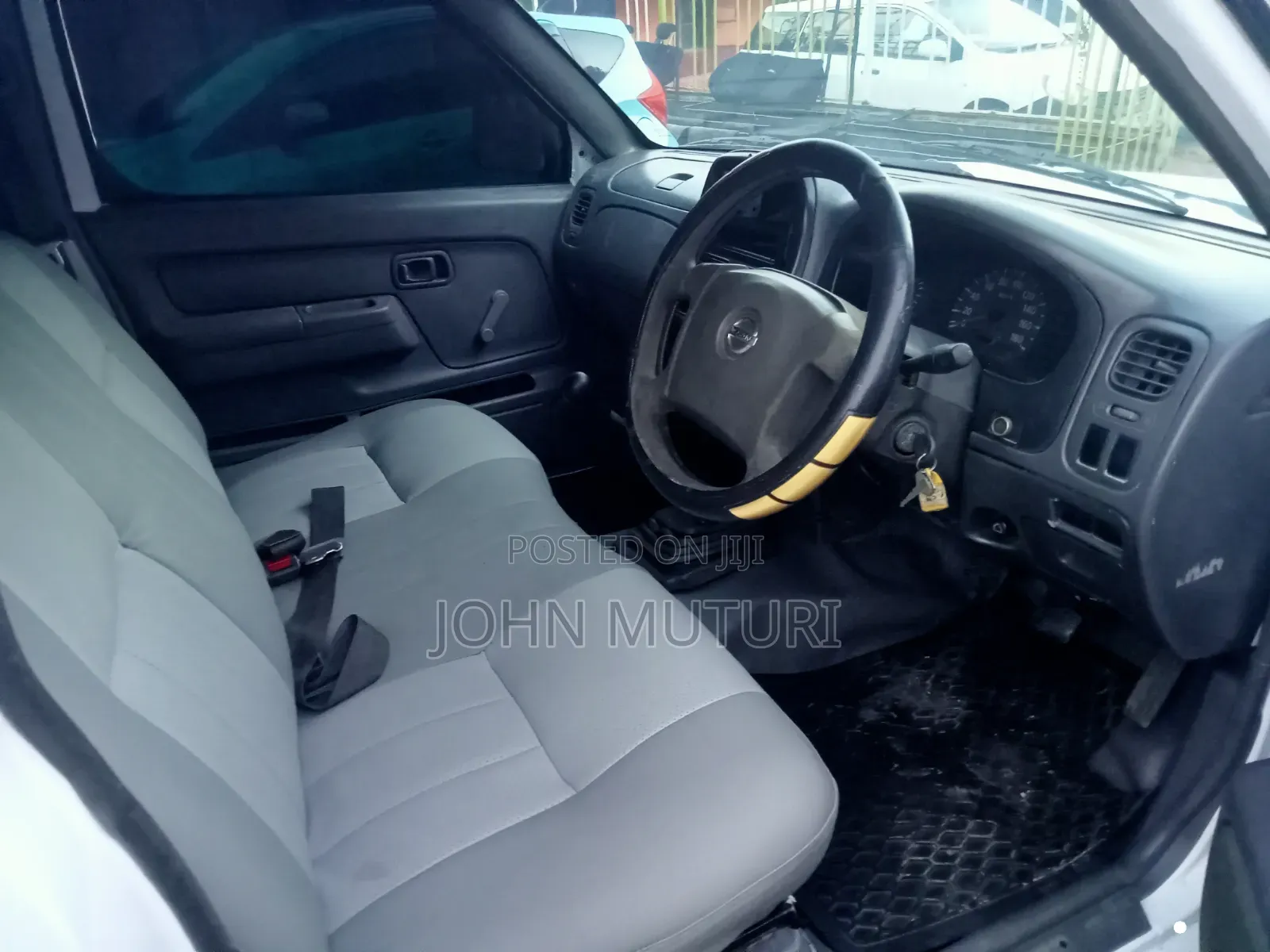 Nissan Hardbody 2003 White