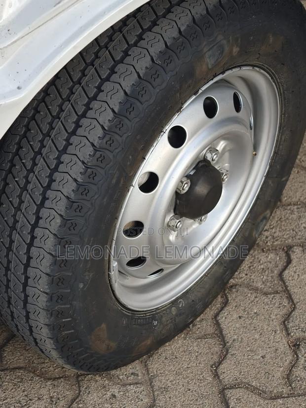Mazda Bongo 2014 White - thumbnail 12