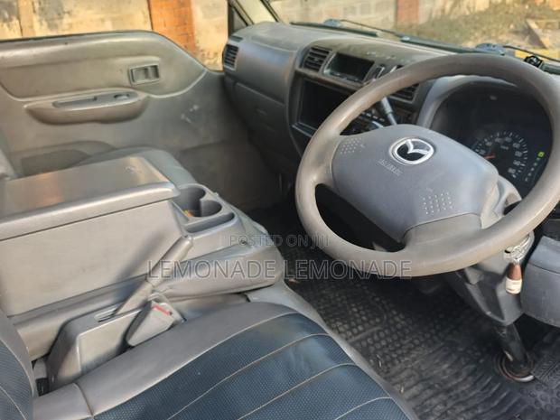 Mazda Bongo 2014 White - thumbnail 13