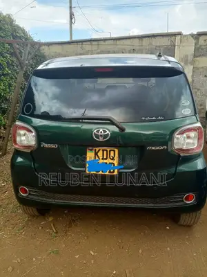 Toyota Passo 2016 Green