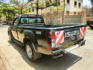 Isuzu D-MAX 2021 Black