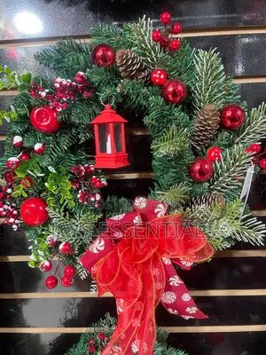 40cm Christmas Door Wreath With Mini Lantern