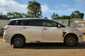 Toyota Wish 2011 Silver