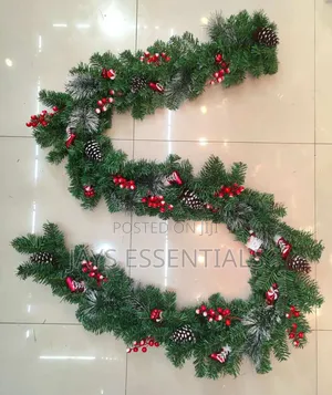 2.7m Pre-Decorated Christmas Garland