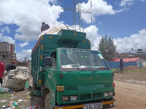 Isuzu Truck NKR 3.3 on Quick Sale