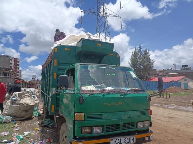 Isuzu Truck NKR 3.3 on Quick Sale