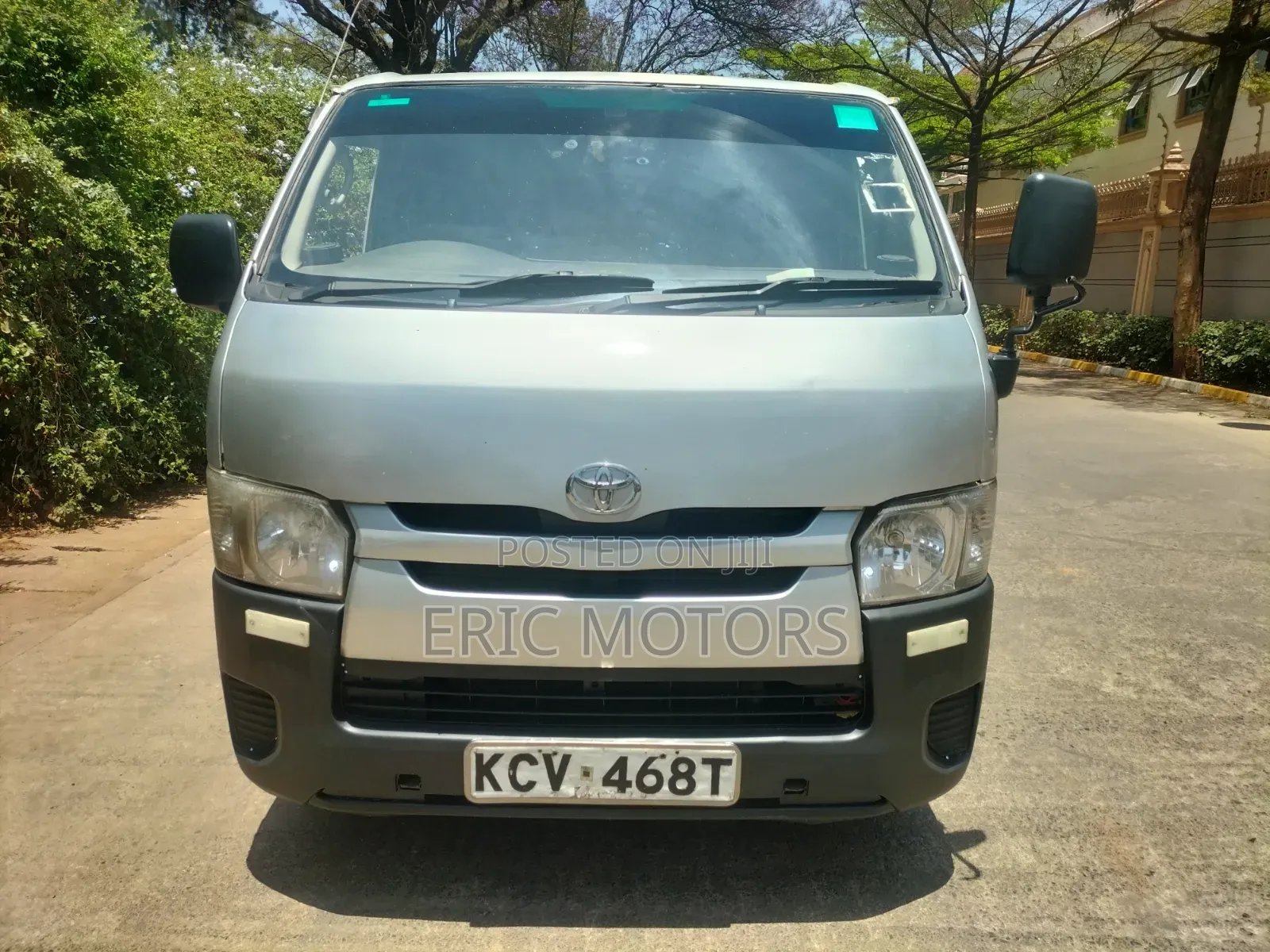 Toyota HiAce 2012 Silver