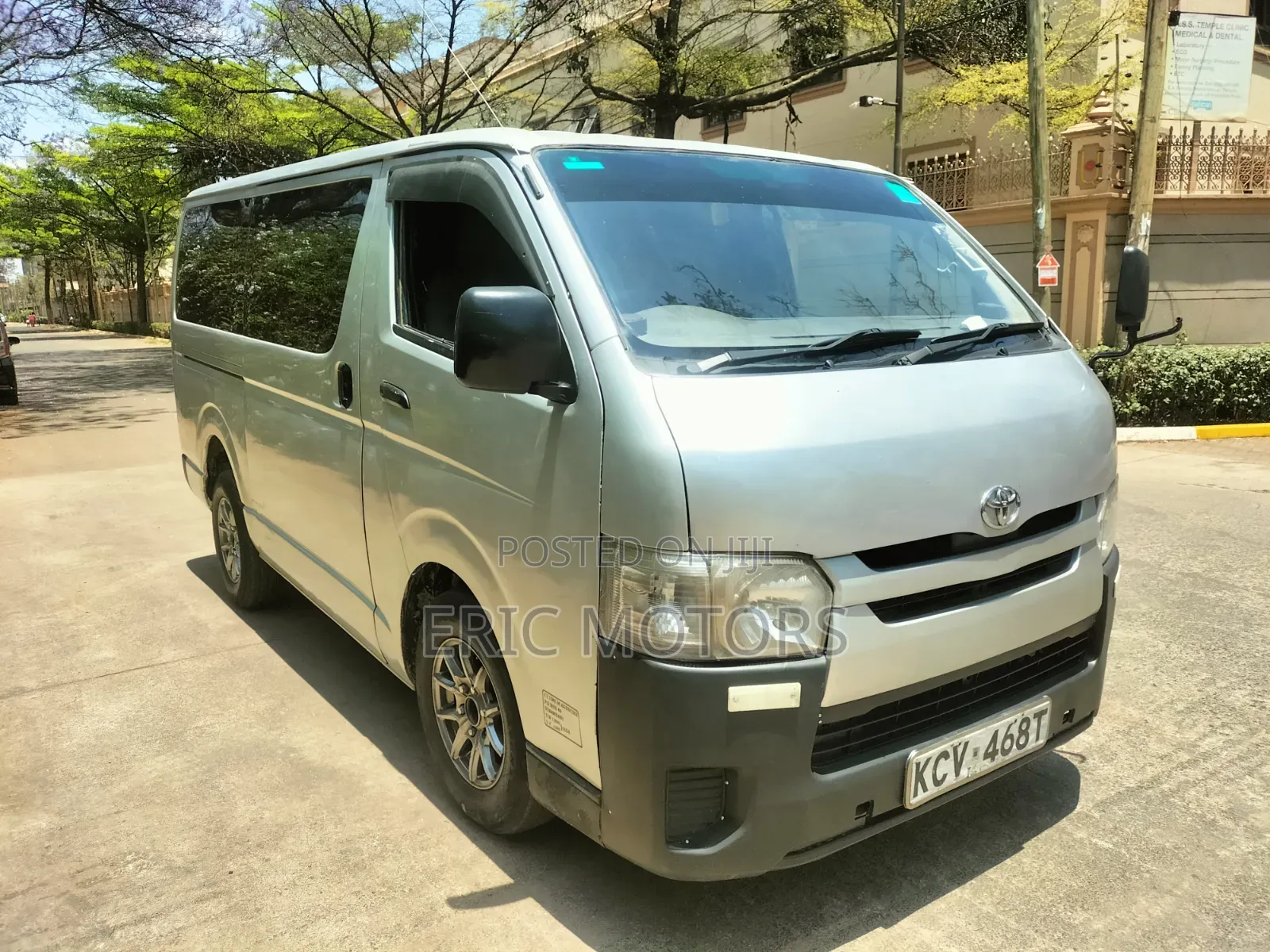 Toyota HiAce 2012 Silver