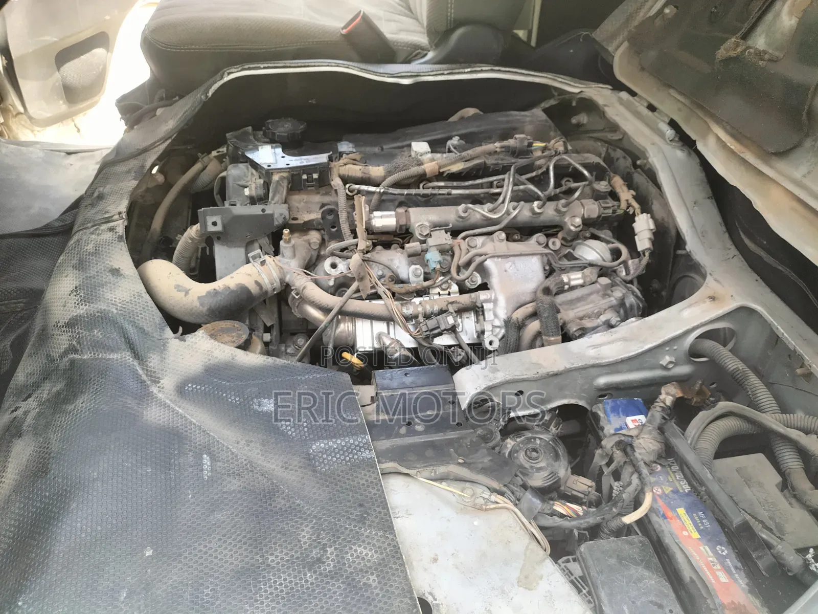 Toyota HiAce 2012 Silver