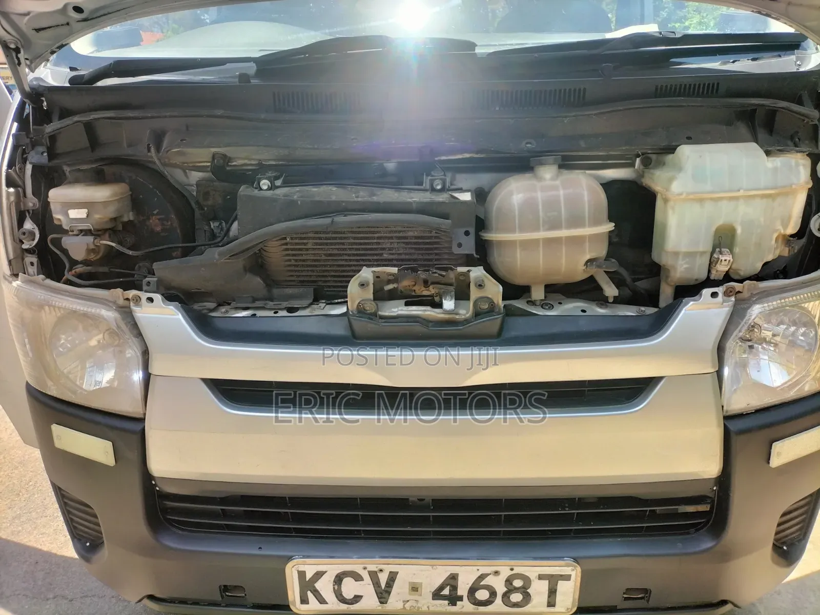Toyota HiAce 2012 Silver