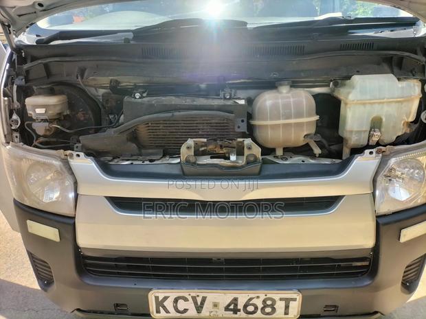 Toyota HiAce 2012 Silver - thumbnail 12