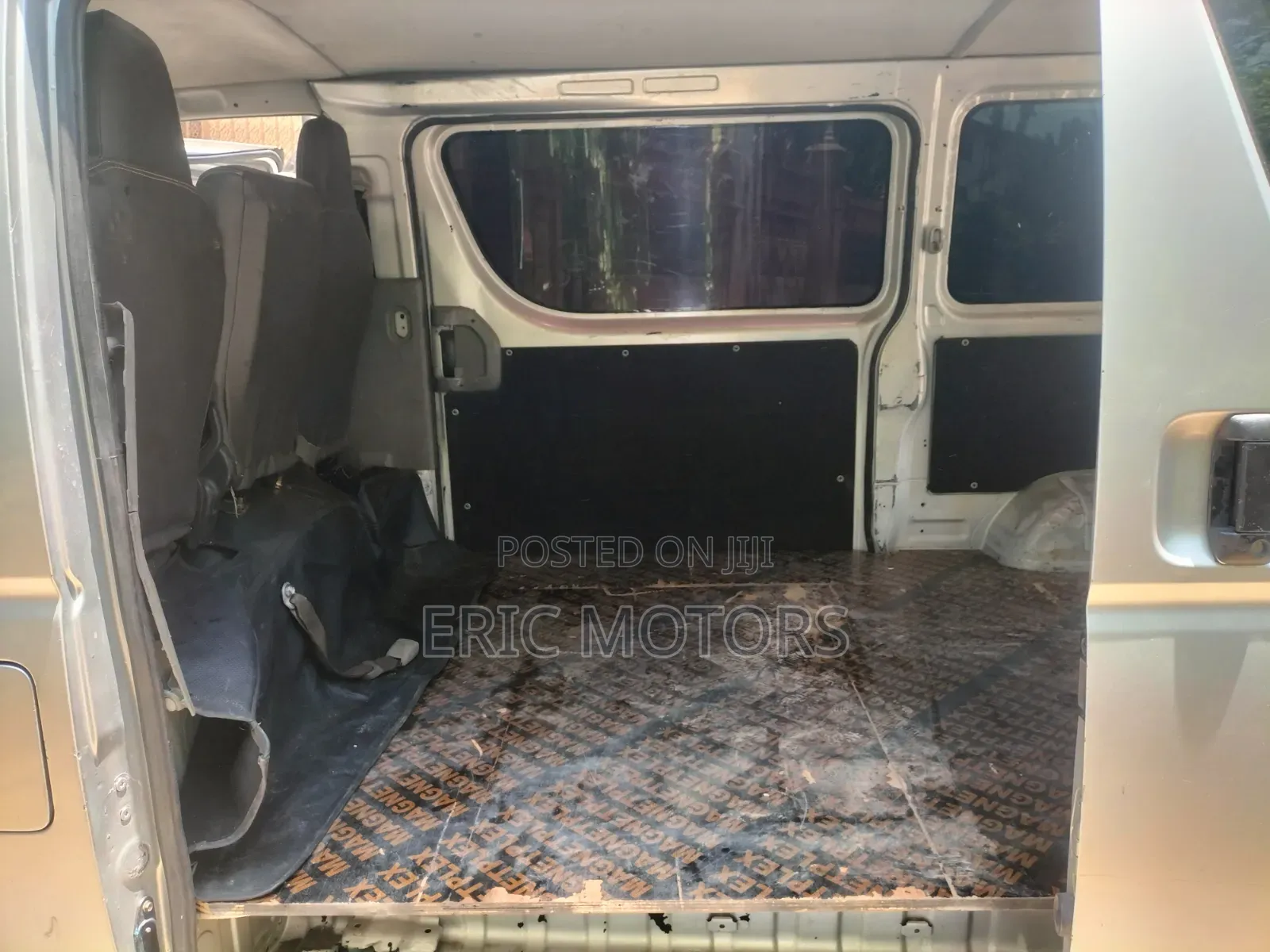 Toyota HiAce 2012 Silver