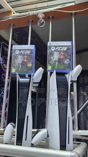 PS 5 Standard With Two Controllers and FC26