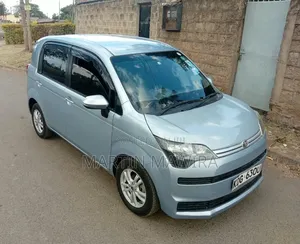 Toyota Spade 2015 Blue