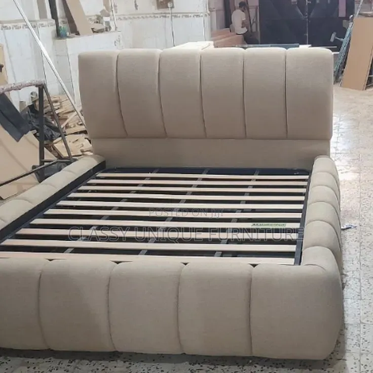 5x6 Beige Boucle Bed