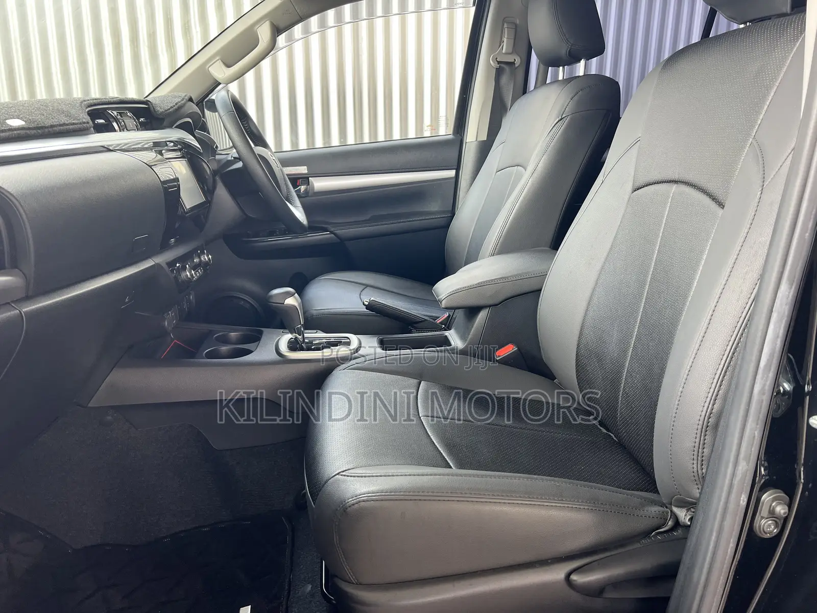 Toyota Hilux 2020 Black