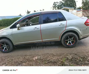 Nissan Tiida 2008 Gold