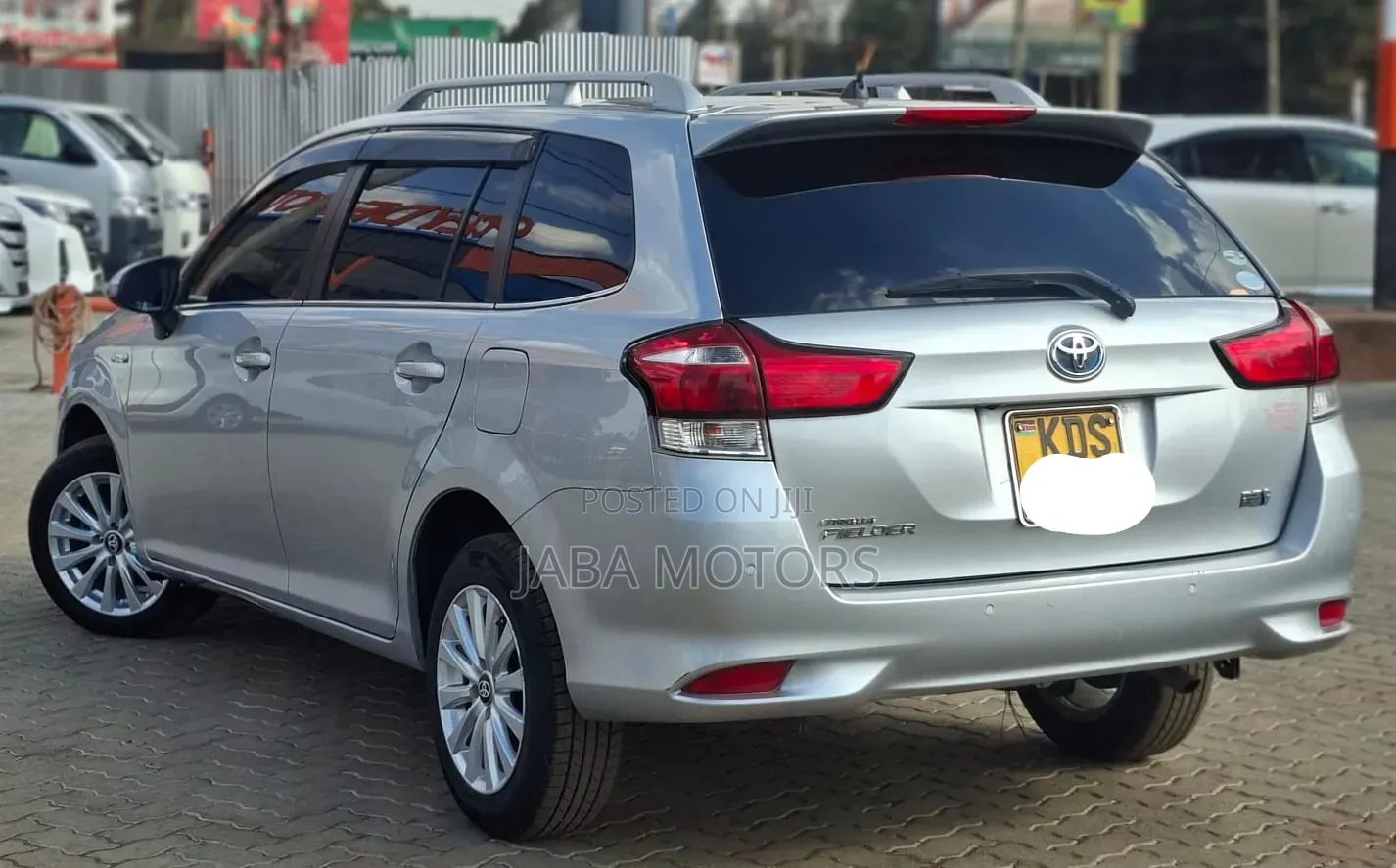 Toyota Corolla Fielder 2018 Silver