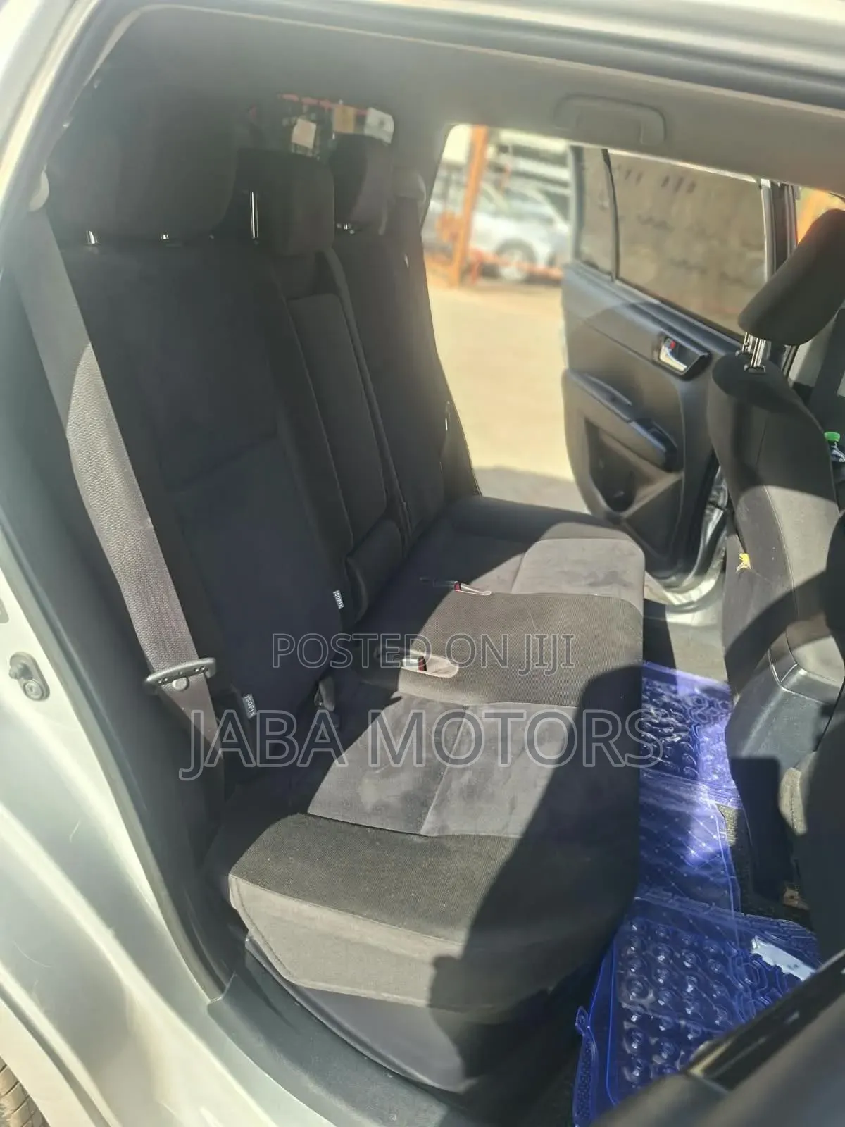 Toyota Corolla Fielder 2018 Silver