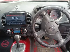 Nissan Juke 2011 Red