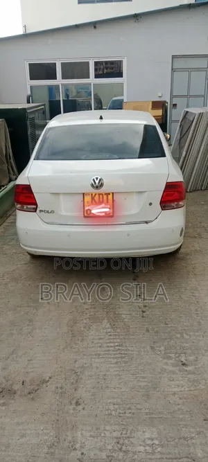 Volkswagen Polo 2014 White