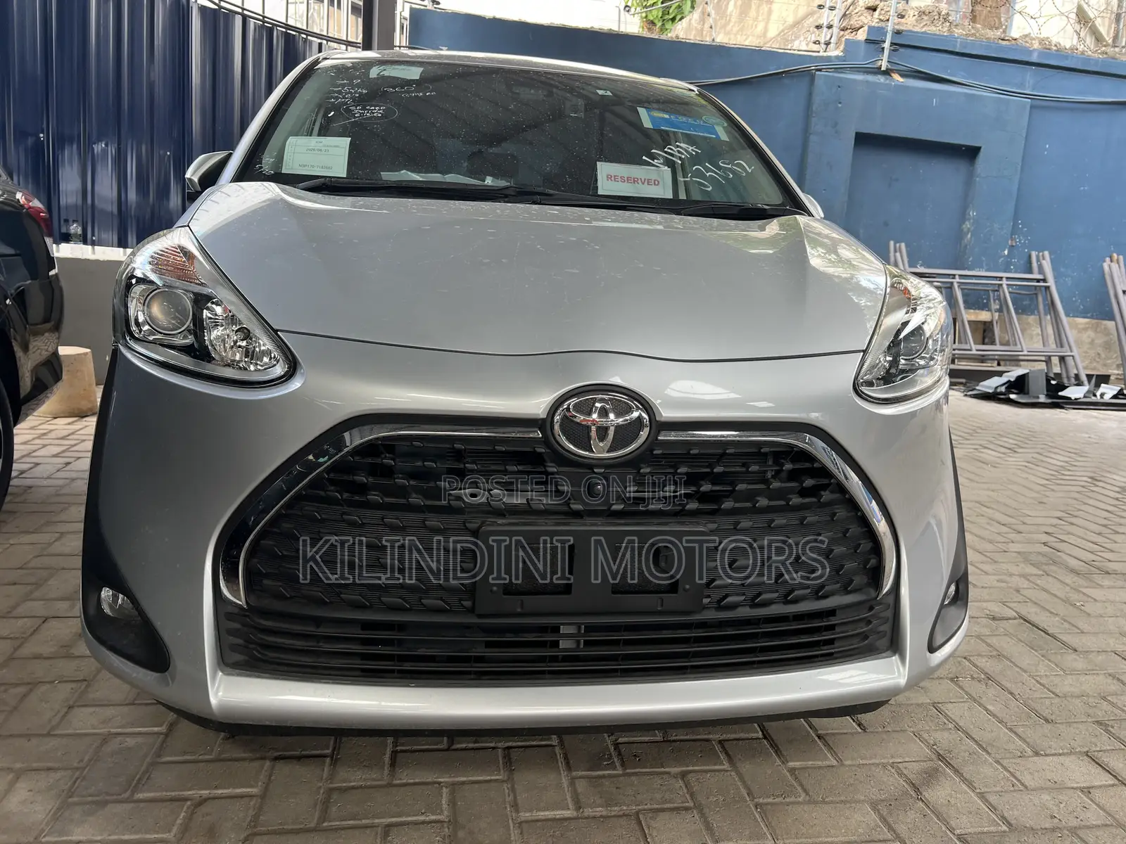 Toyota Sienta 2020 Silver