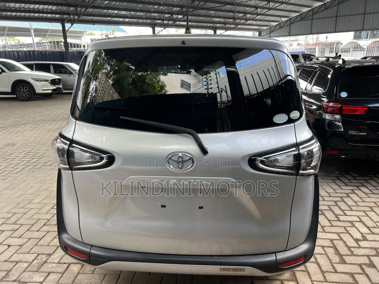 Toyota Sienta 2020 Silver