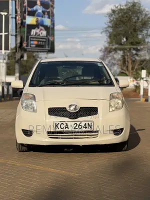 Toyota Vitz 2007 White