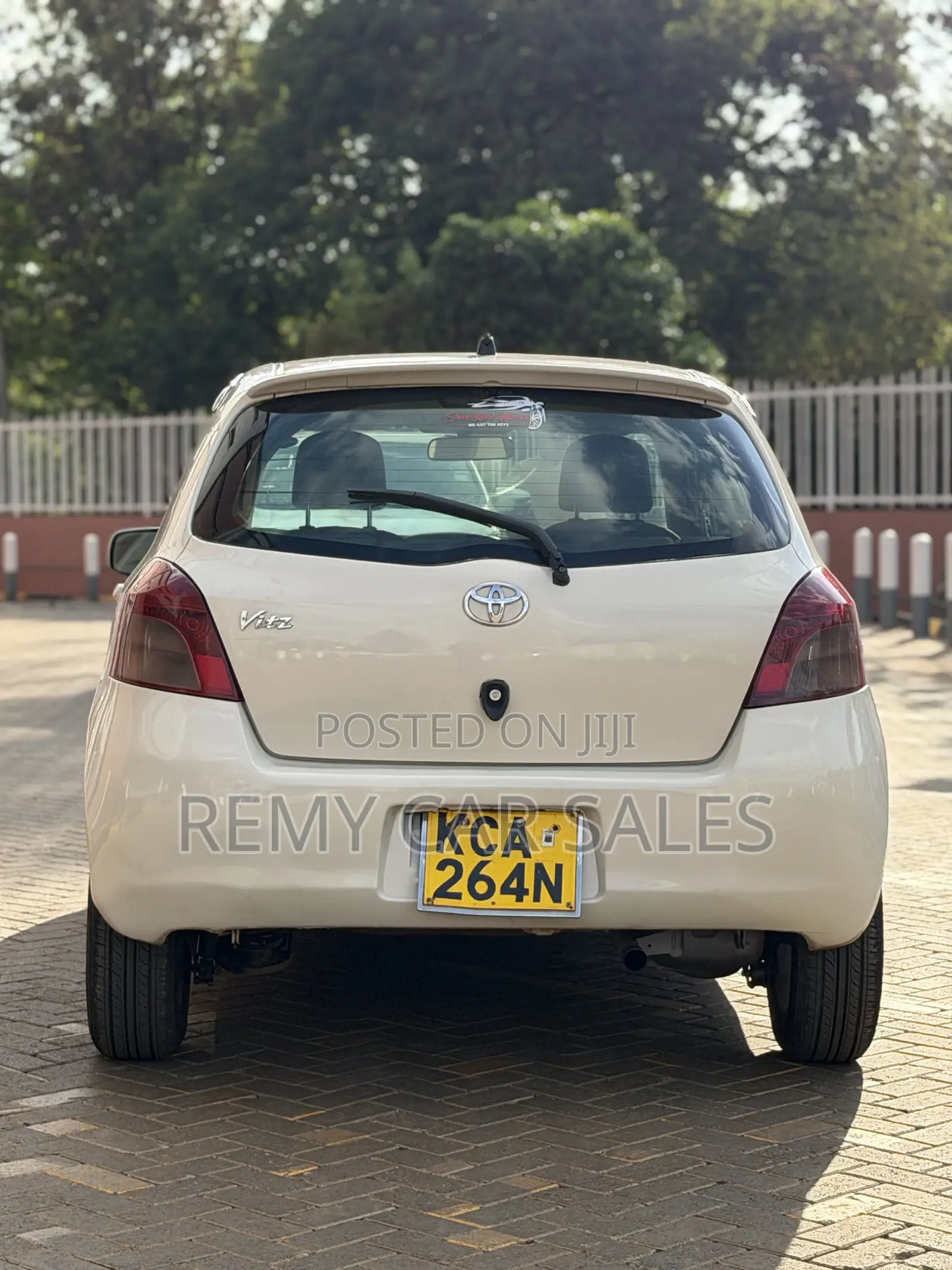 Toyota Vitz 2007 White