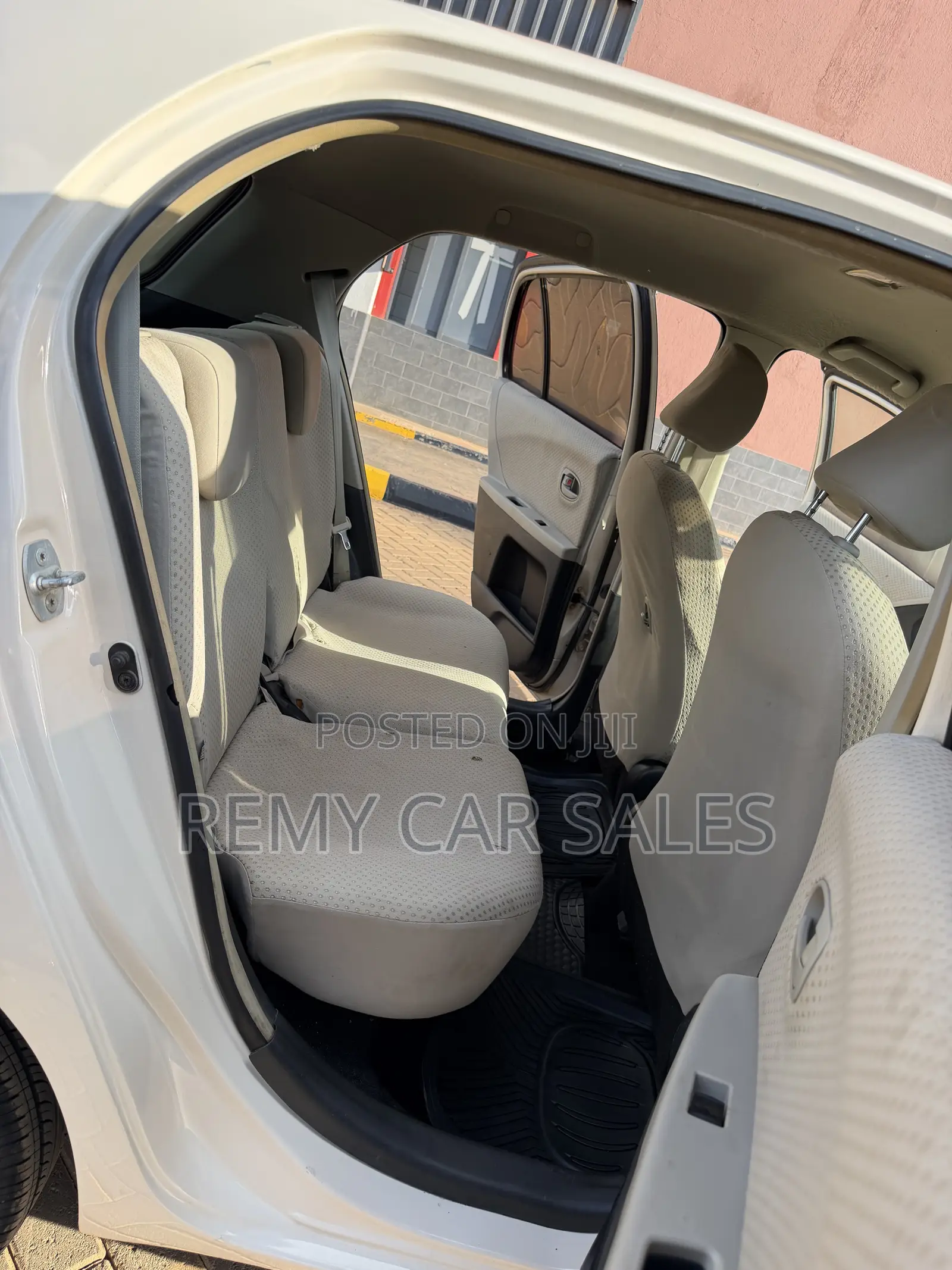 Toyota Vitz 2007 White