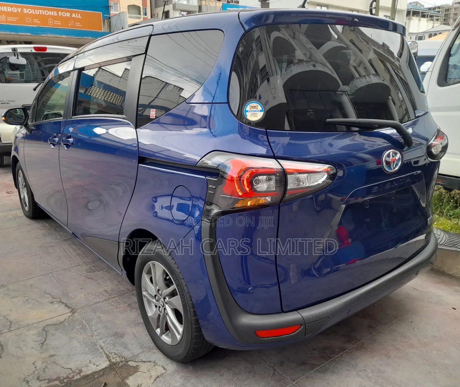 Toyota Sienta 2021 Blue