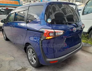 Toyota Sienta 2021 Blue