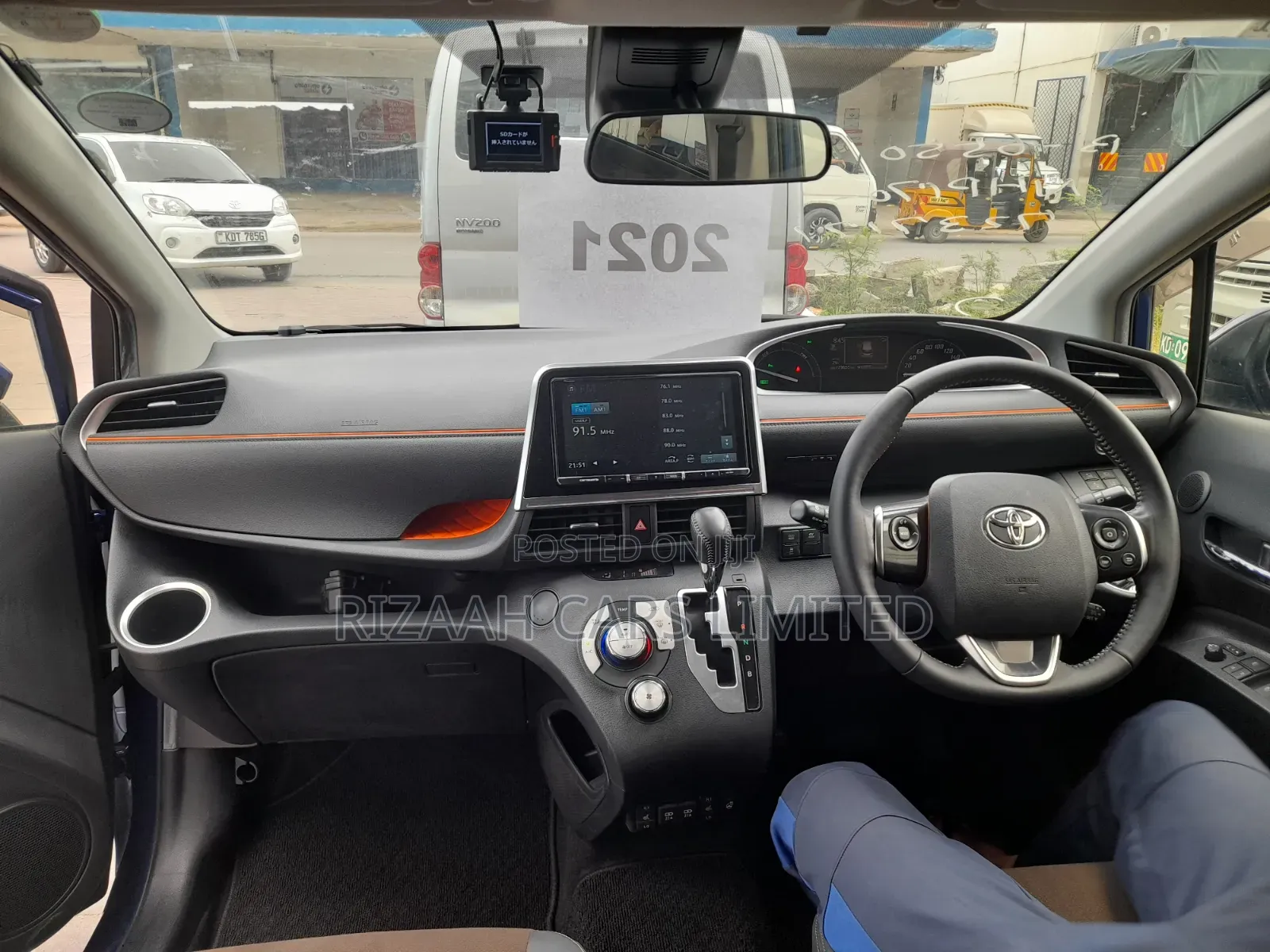 Toyota Sienta 2021 Blue