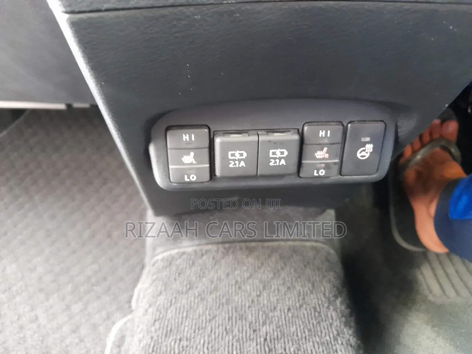 Toyota Sienta 2021 Blue