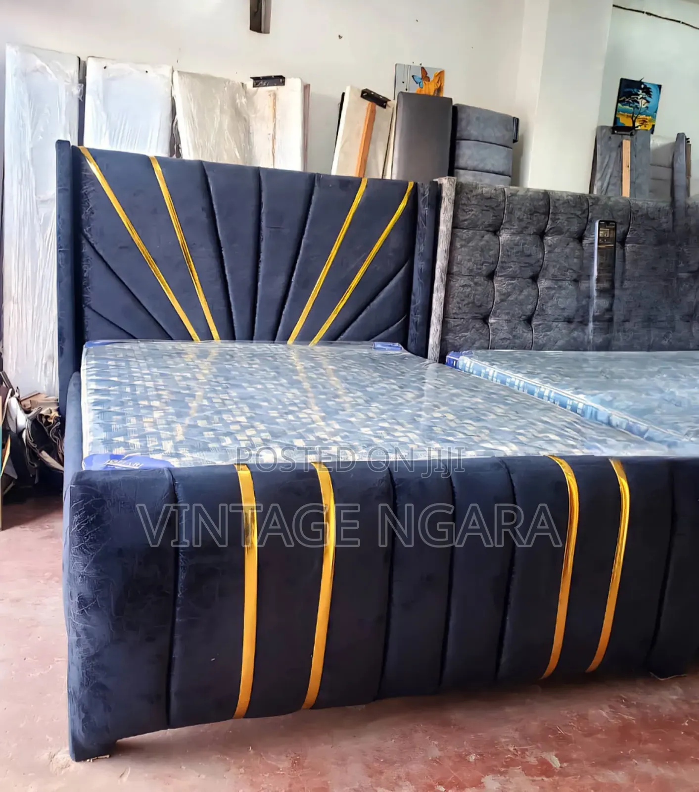 Royal Chesterfield 5 by 6 Bed