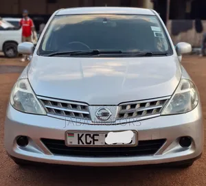 Nissan Tiida 2008 Silver