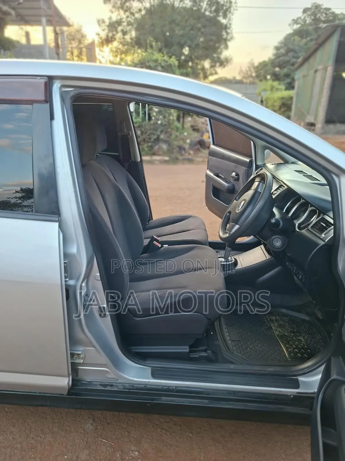 Nissan Tiida 2008 Silver