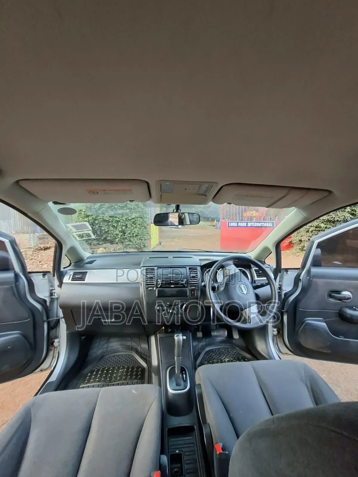 Nissan Tiida 2008 Silver
