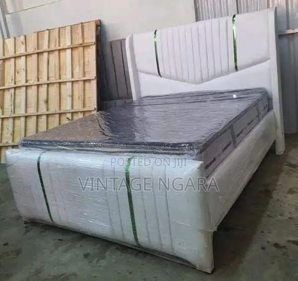 Mordern Vertical Channel Upholstered Bed