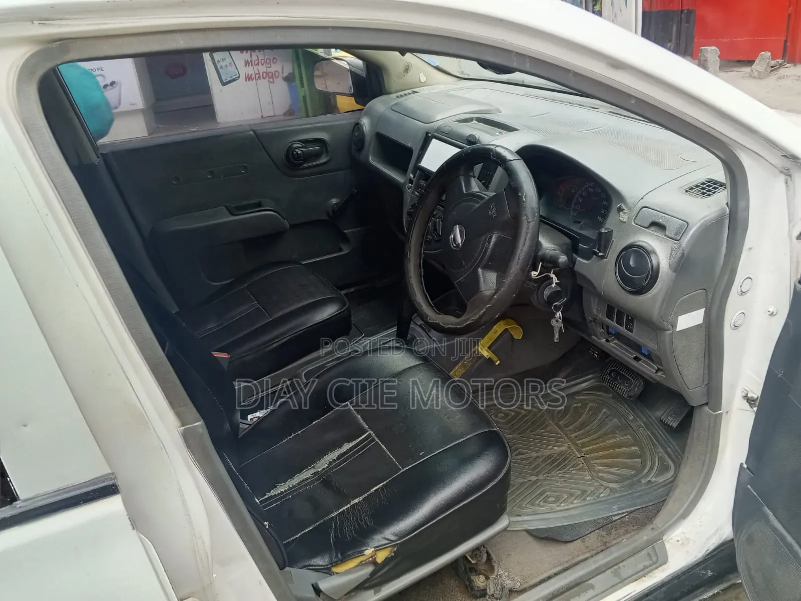 Nissan Advan 2010 White