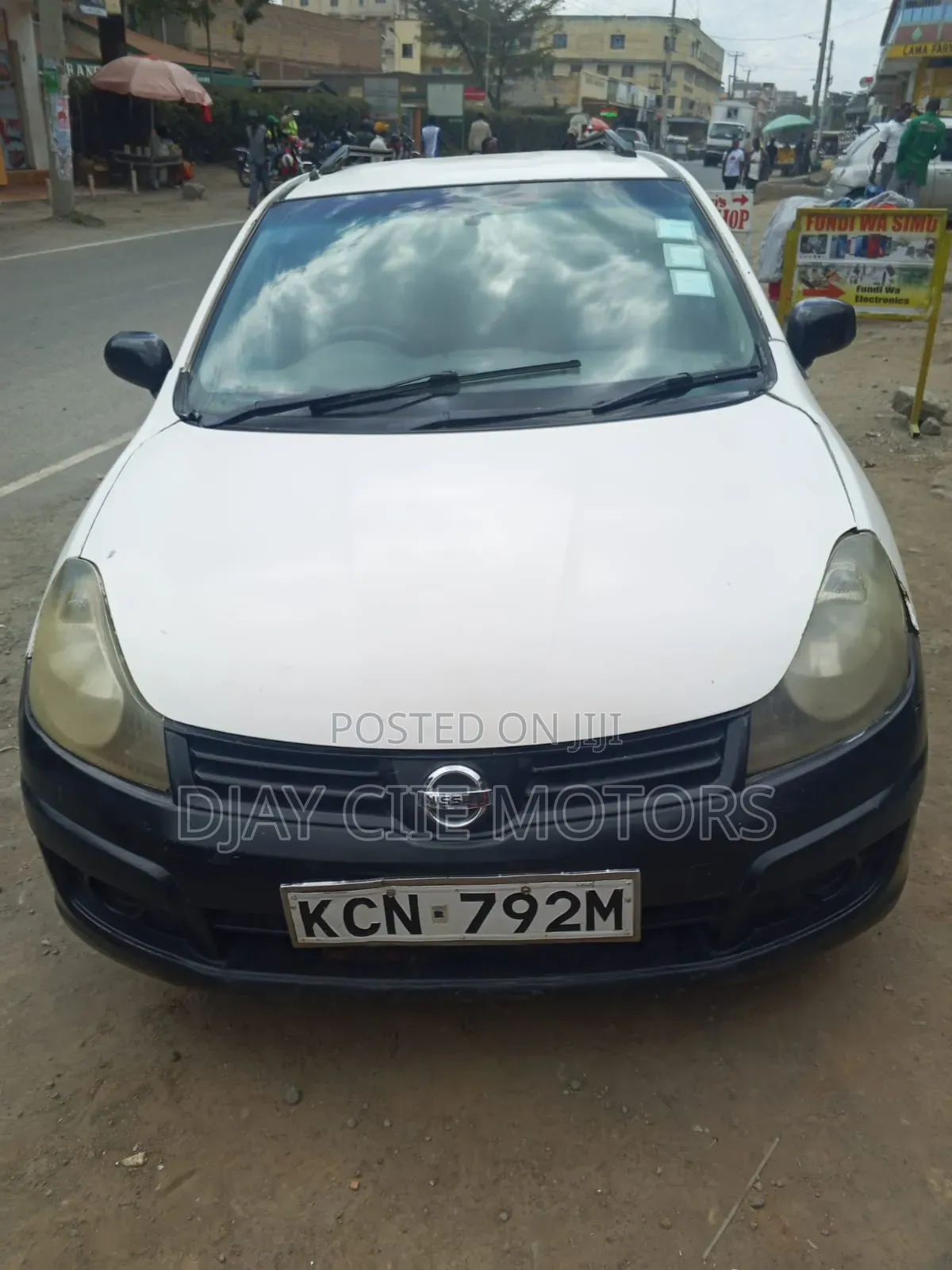 Nissan Advan 2010 White