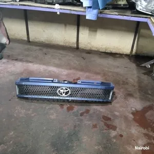 Toyota TownAce Old Model Grille, Clean Ex Japan Motor Parts