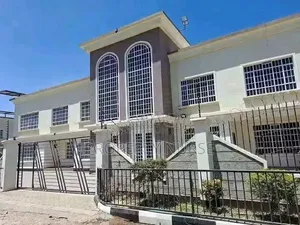 3bdrm Duplex in Gateway Mall Area for rent