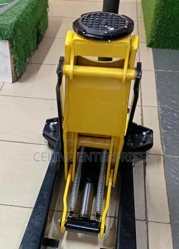 Professional 5T Hydraulic Trolley Jack for Automotive Workshops - thumbnail 2