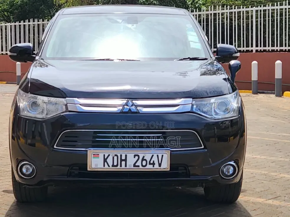 Mitsubishi Outlander 2015 Black