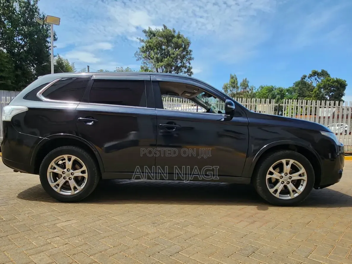 Mitsubishi Outlander 2015 Black